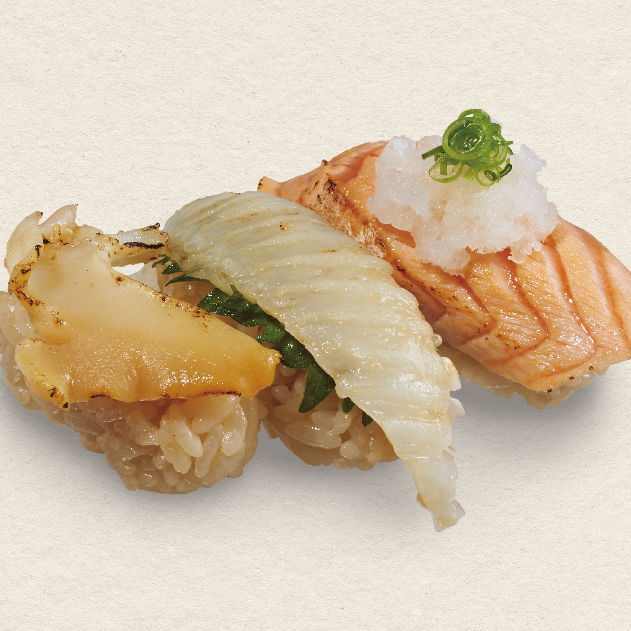 0511_16threepiecesetofsearedsushiwithsoysauce
